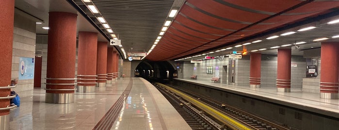 Peristeri Metro Station is one of klelia's.