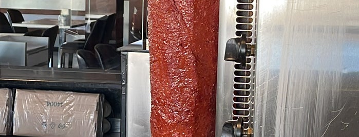 Cumhuriyet Sucuk Döner is one of ahmet : понравившиеся места.