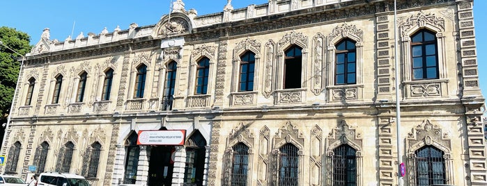 Konak Mithatpaşa mesleki Ve Teknik Anadolu Lisesi is one of ahmet’s Liked Places.
