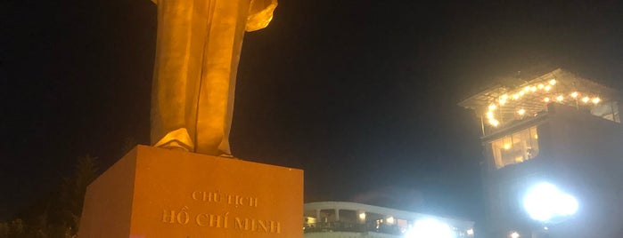 Ho Chi Minh Statue is one of Lieux qui ont plu à Petr.