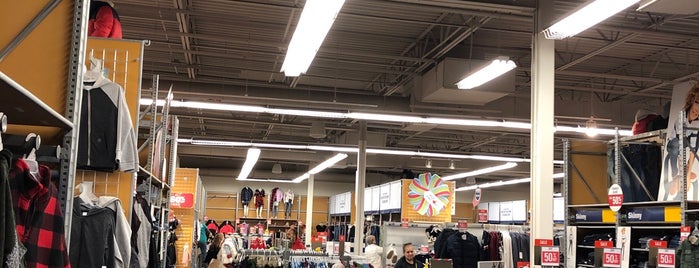 Old Navy Outlet is one of Grove City.