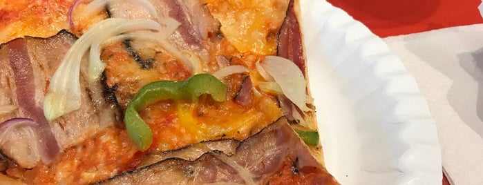 Pizza Buono is one of Locais curtidos por Michael.