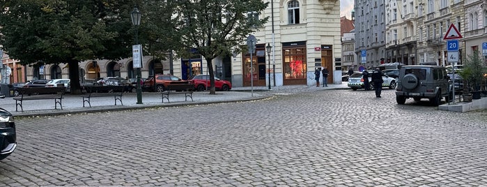 Kozí plácek is one of Shops.