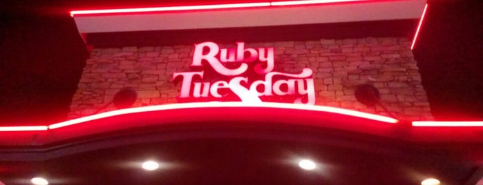 Ruby Tuesday is one of Lucretiaさんのお気に入りスポット.
