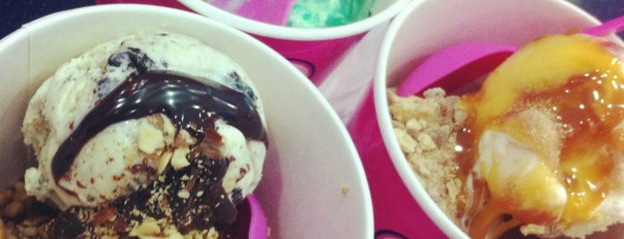 Baskin Robbins is one of Locais curtidos por Sarah.