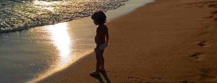 Kourouta Beach is one of Alled'in Beğendiği Mekanlar.