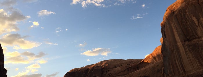 Negro Bill Canyon is one of Tempat yang Disukai Heather.