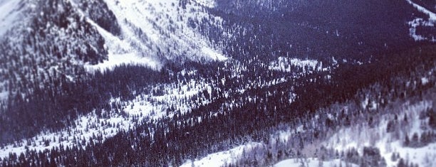 Lake Louise Ski Area & Mountain Resort is one of Bucket List Skiing.