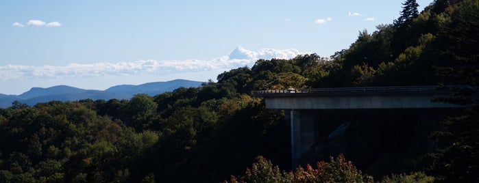 Yonahlossee Overlook is one of Terri’s Liked Places.