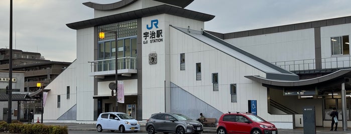 JR Uji Station is one of 京阪神の鉄道駅.