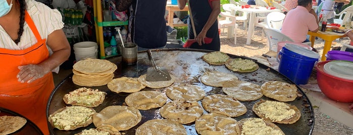 Carnitas de Xilo is one of สถานที่ที่ Carlos ถูกใจ.