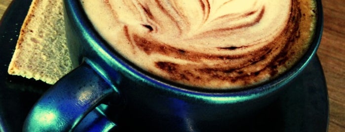 LewisGene espresso is one of La hora del café ♥ KL.
