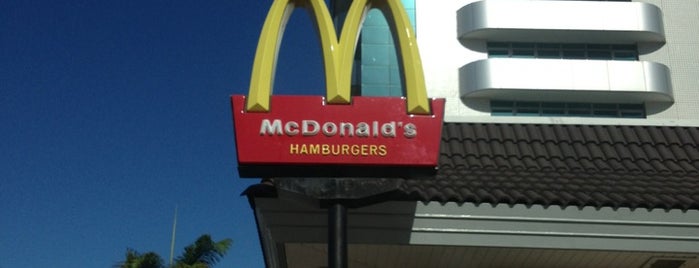 McDonald's is one of Orte, die Raquel gefallen.
