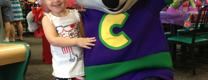 Chuck E. Cheese is one of Orte, die Michael gefallen.