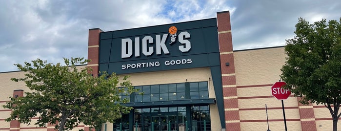 DICK'S Sporting Goods is one of Signage.