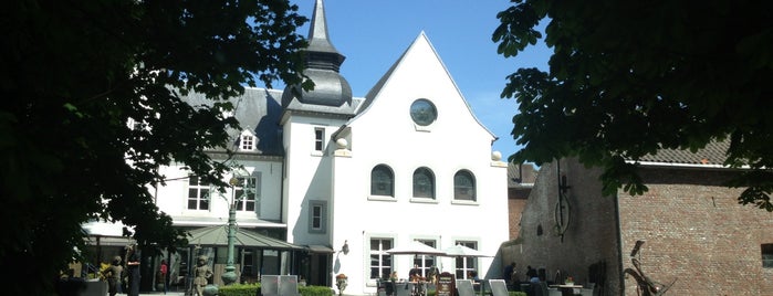 Hotel Kasteel Doenrade is one of Places to eat.
