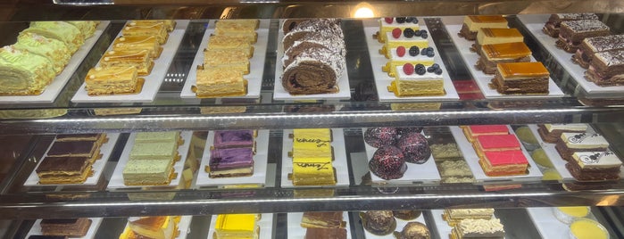 L'Algeroise French Pâtisserie is one of Kimmieさんの保存済みスポット.