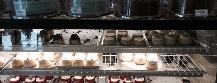 Magnolia Bakery is one of Eat & Drink New York.