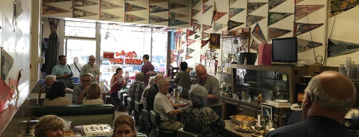 City Hall Coffee Shop is one of R.I.P. Los Angeles places.