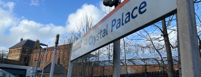 Crystal Palace Railway Station (CYP) is one of Orte, die Bob gefallen.