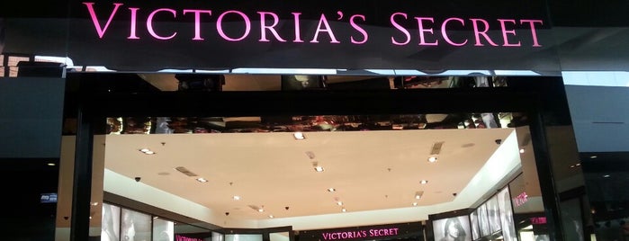 Victoria's Secret is one of ♥ Shopping MaLL ♥ Centros Comerciales ♥.