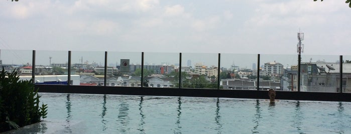 Swimming Pool is one of Бангкок.