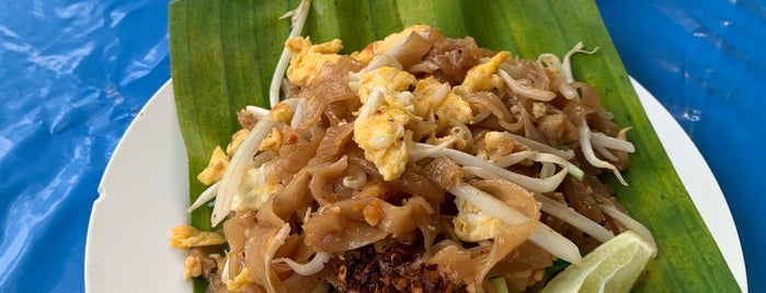 Pad Thai at Nawarat Bridge is one of Food.