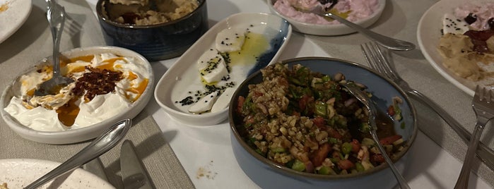 Adana İl Sınırı is one of Yemek.