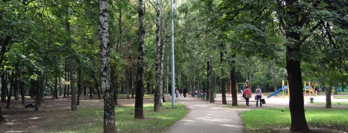 Давыдковский сад is one of สถานที่ที่ Ksu ถูกใจ.