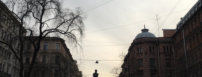 Пушкинский сквер is one of Lugares favoritos de Svetlana.