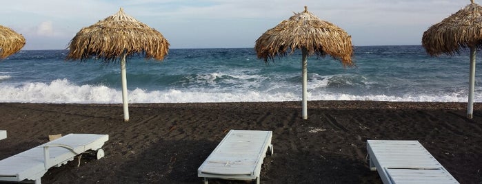 Чёрный пляж Периссы is one of Best beaches of Santorini.
