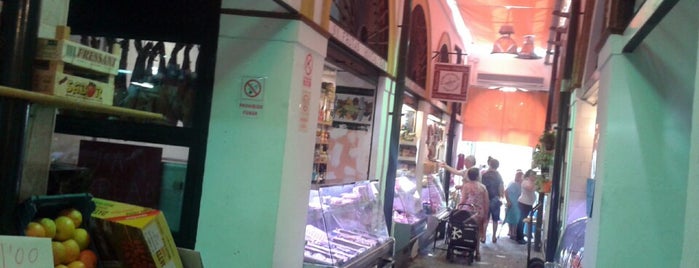 Mercado de la Calle Feria is one of Sevilla spots.