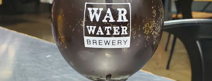 War Water Brewery is one of Orte, die Greg gefallen.