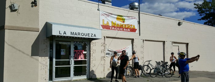 Taqueria La Marqueza is one of สถานที่ที่ Ross ถูกใจ.