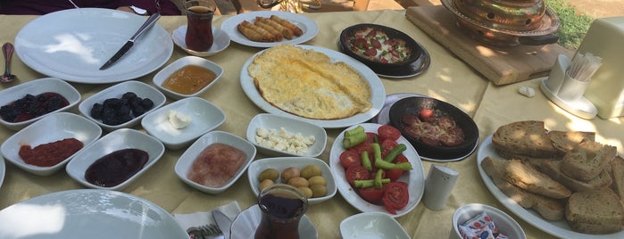 Başdeğirmenler Restaurant is one of Posti che sono piaciuti a Hayri.