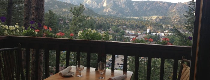 The View Restaurant And Bar is one of Lugares favoritos de Guthrie.