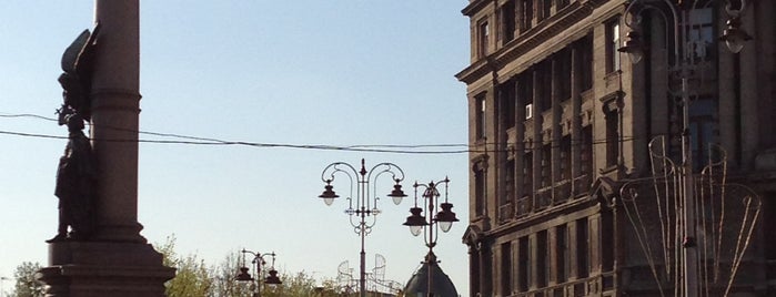 Площа Адама Міцкевича is one of день независимости.