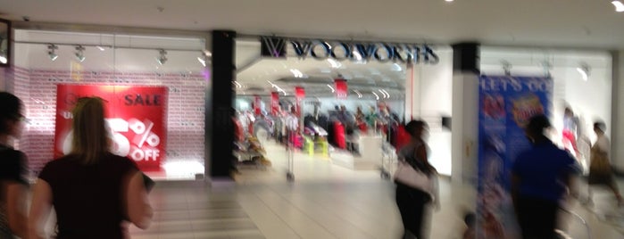 Woolworths is one of Tempat yang Disukai Fathima.