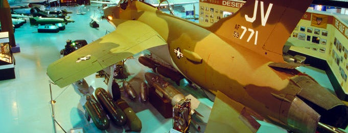 Air Force Armament Museum is one of JL Johnson'un Kaydettiği Mekanlar.