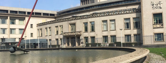 International Criminal Tribunal for the former Yugoslavia (ICTY) is one of La Haye.
