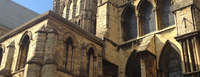 Lincoln Cathedral is one of Sights.