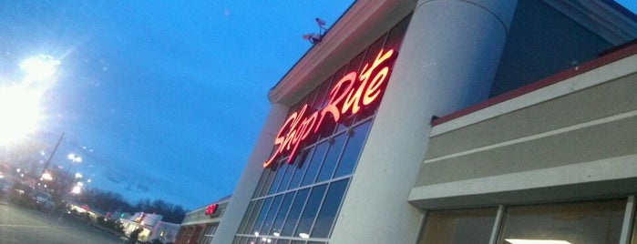 ShopRite of Waterbury is one of สถานที่ที่ Richard ถูกใจ.