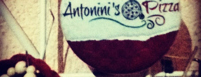 Antonini's Pizza is one of Luis's Saved Places.
