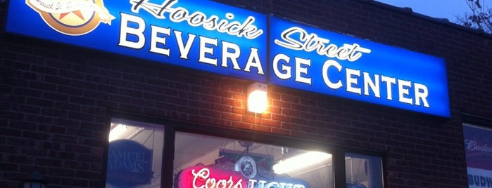 Hoosick Beverage Center is one of Locais salvos de Bob.