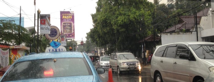 Jalan Kemang Raya is one of Top 10 favorites places in jakarta, Indonesia.