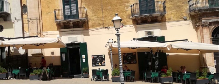 Caffè Al Borgo is one of สถานที่ที่ Luca ถูกใจ.