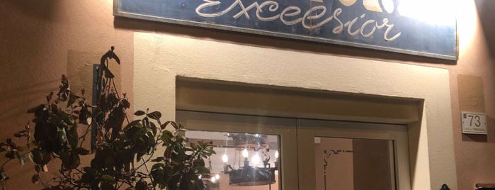 Trattoria Excelsior is one of Lugares favoritos de Luca.