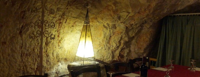 La Grotta degli Avi is one of Lieux qui ont plu à Luca.
