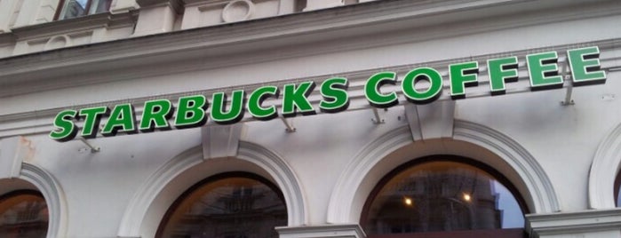 Starbucks is one of Locais curtidos por Luca.