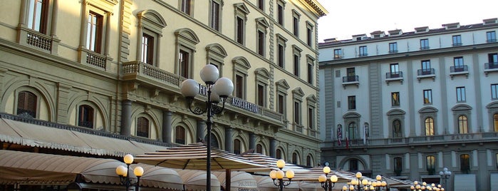 Caffè Concerto Paszkowski is one of Tempat yang Disukai Luca.